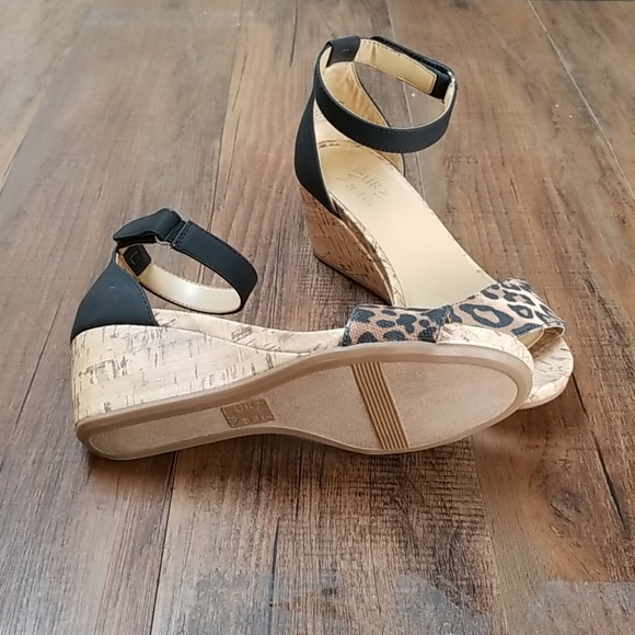 Naturalizer Areda Ankle Strap Wedges Women's Shoes - Picture 2 of 4